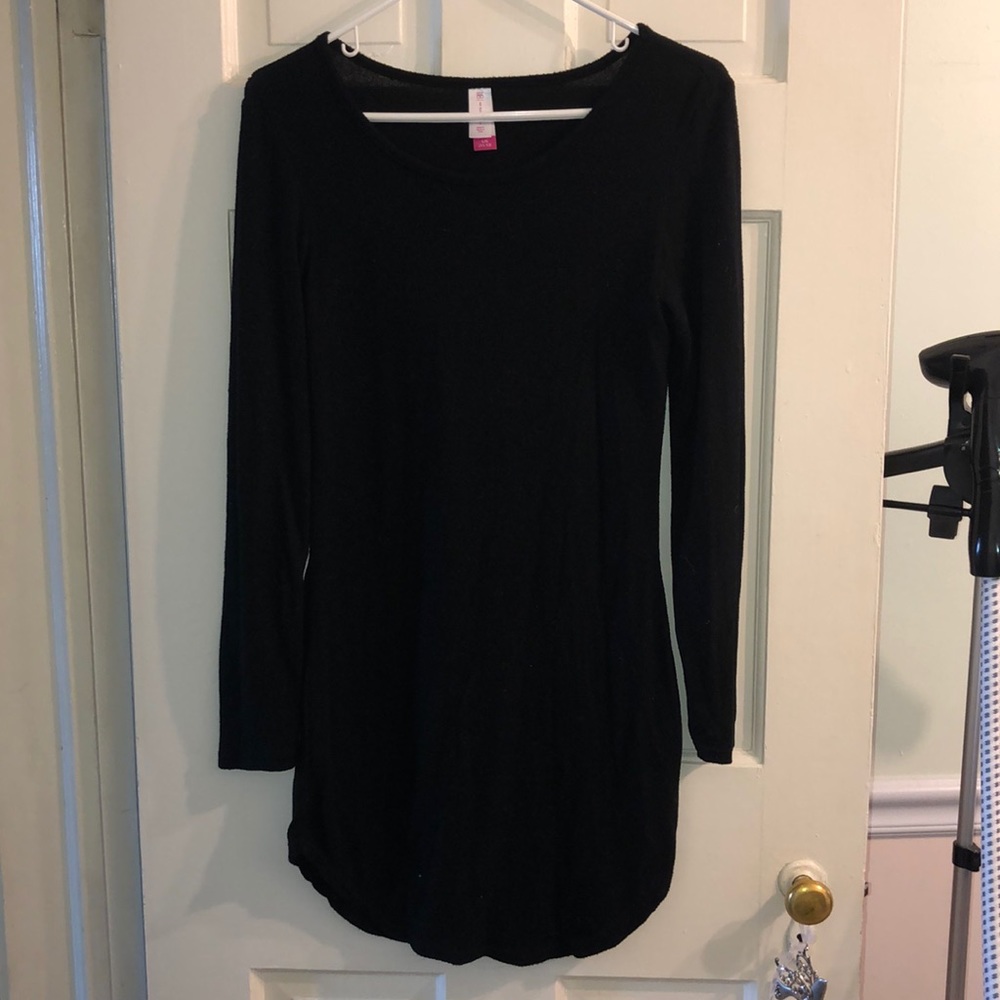 Black long sleeve dress